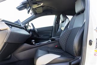 2019 Toyota C-HR - Thumbnail