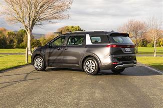2023 Kia Carnival - Thumbnail