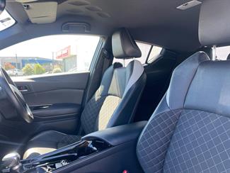 2019 Toyota C-HR - Thumbnail
