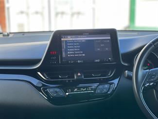 2019 Toyota C-HR - Thumbnail