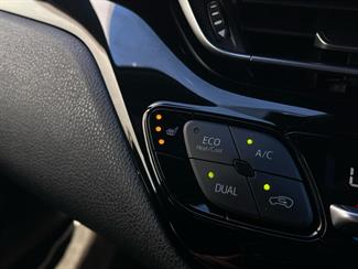 2019 Toyota C-HR - Thumbnail