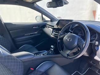 2019 Toyota C-HR - Thumbnail