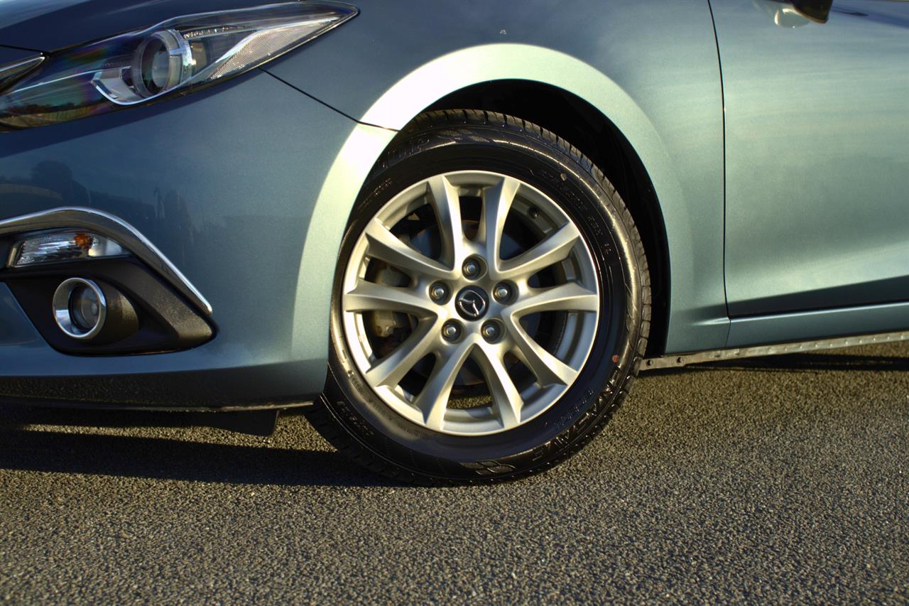 2014 Mazda Axela