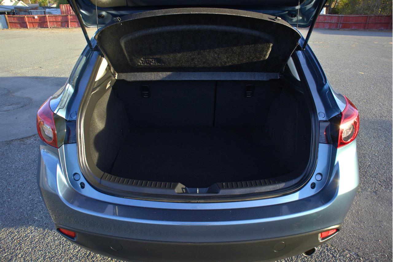 2014 Mazda Axela