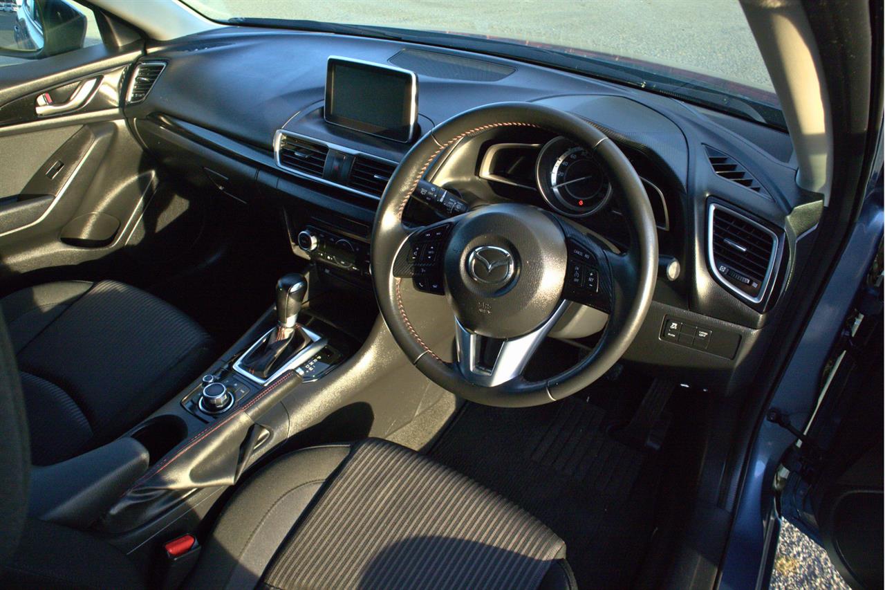 2014 Mazda Axela
