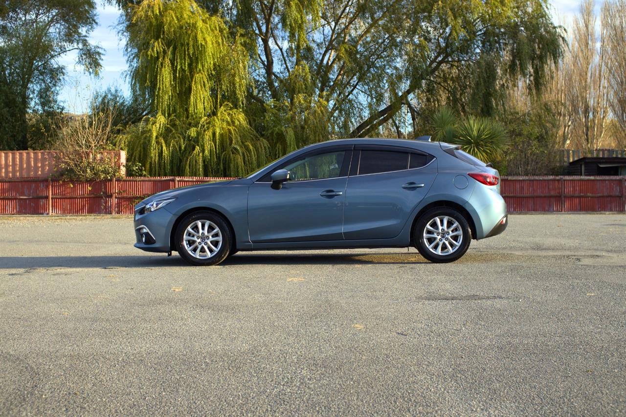 2014 Mazda Axela