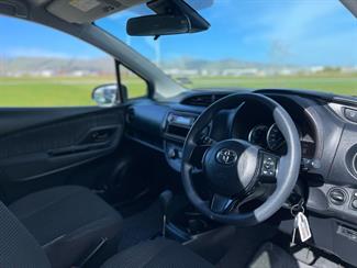 2018 Toyota Vitz - Thumbnail