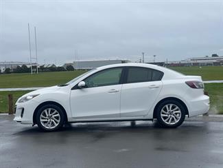 2012 Mazda Axela - Thumbnail