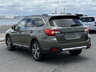 2017 Subaru Outback - Thumbnail