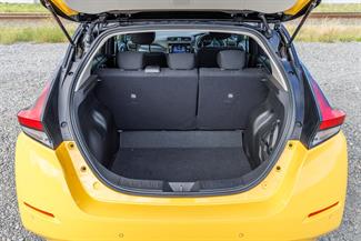 2018 Nissan LEAF - Thumbnail