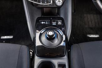 2018 Nissan LEAF - Thumbnail