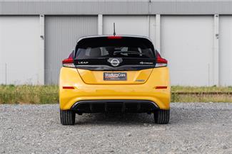 2018 Nissan LEAF - Thumbnail