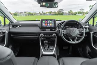 2019 Toyota RAV4 - Thumbnail