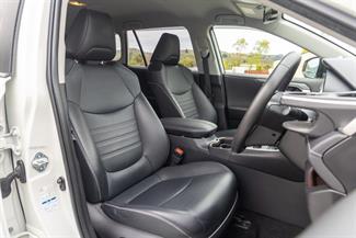 2019 Toyota RAV4 - Thumbnail