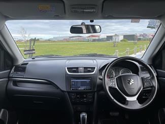 2015 Suzuki Swift - Thumbnail
