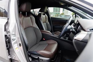 2017 Toyota C-HR - Thumbnail