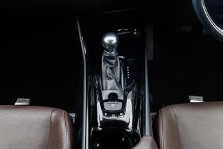 2017 Toyota C-HR - Thumbnail