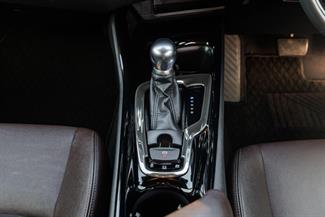 2017 Toyota C-HR - Thumbnail