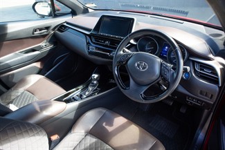 2017 Toyota C-HR - Thumbnail