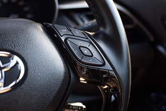 2017 Toyota C-HR - Thumbnail