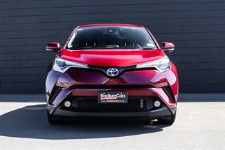 2017 Toyota C-HR - Thumbnail