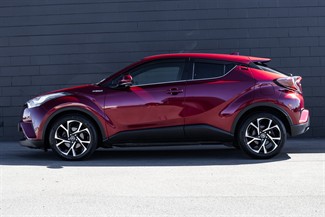 2017 Toyota C-HR - Thumbnail