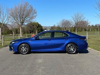 2022 Toyota Camry - Thumbnail