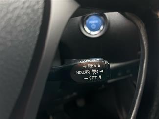 2017 Toyota C-HR - Thumbnail