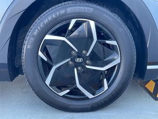 2022 Hyundai Ioniq 5 - Thumbnail
