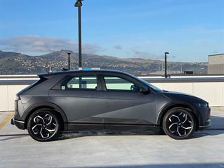 2022 Hyundai Ioniq 5 - Thumbnail
