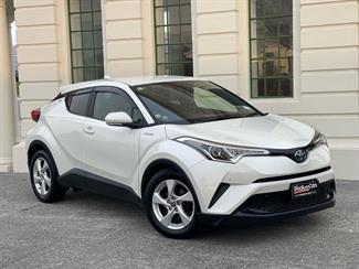 2017 Toyota C-HR - Thumbnail