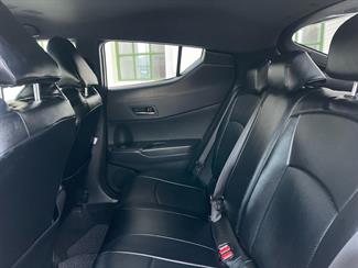 2017 Toyota C-HR - Thumbnail