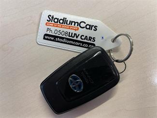 2017 Toyota C-HR - Thumbnail