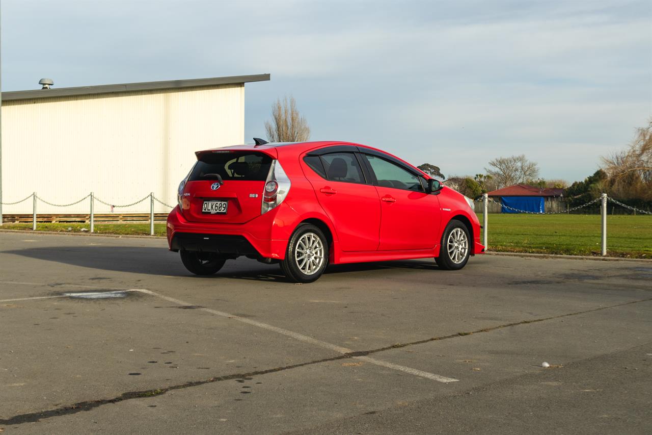 2014 Toyota AQUA
