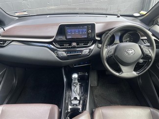 2017 Toyota C-HR - Thumbnail
