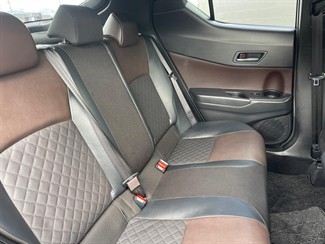 2017 Toyota C-HR - Thumbnail