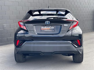 2017 Toyota C-HR - Thumbnail