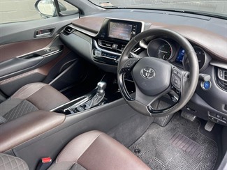 2017 Toyota C-HR - Thumbnail