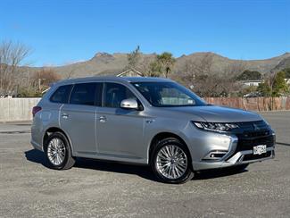 2021 Mitsubishi Outlander - Thumbnail