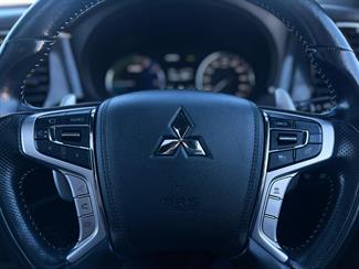 2021 Mitsubishi Outlander - Thumbnail