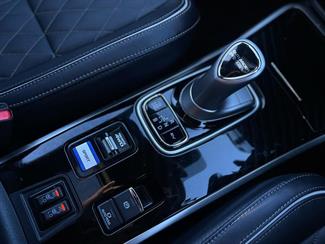 2021 Mitsubishi Outlander - Thumbnail