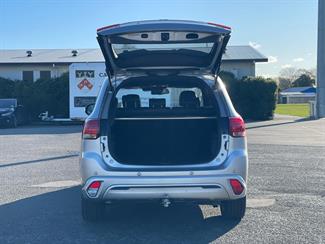2021 Mitsubishi Outlander - Thumbnail