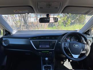 2013 Toyota Auris - Thumbnail