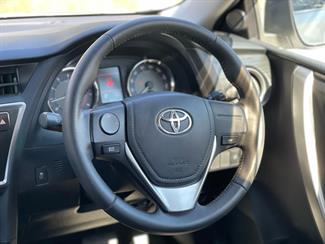 2013 Toyota Auris - Thumbnail