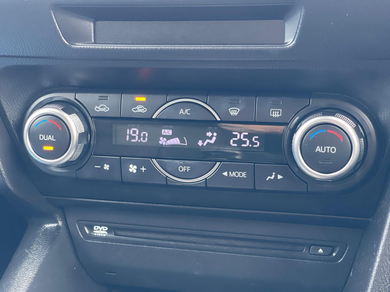 2014 Mazda Axela