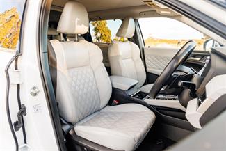 2021 Mitsubishi Outlander - Thumbnail