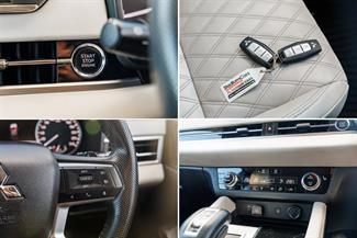 2021 Mitsubishi Outlander - Thumbnail