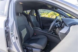 2023 Toyota C-HR - Thumbnail