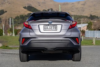 2023 Toyota C-HR - Thumbnail