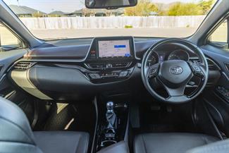 2018 Toyota C-HR - Thumbnail